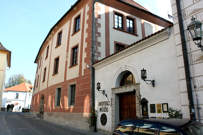 Ruze Hotel